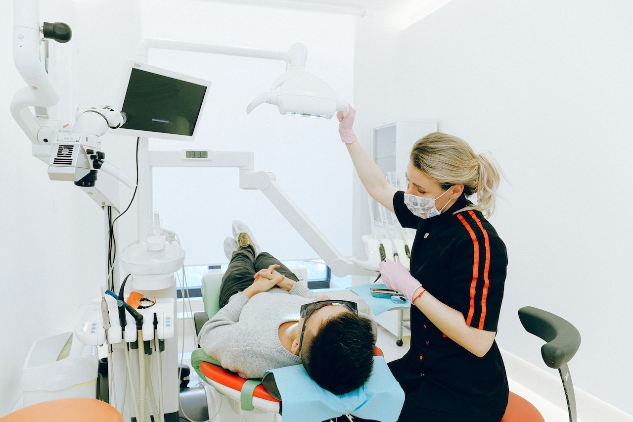 Things You Need to Know Before Enrolling in a Dental Hygiene Course